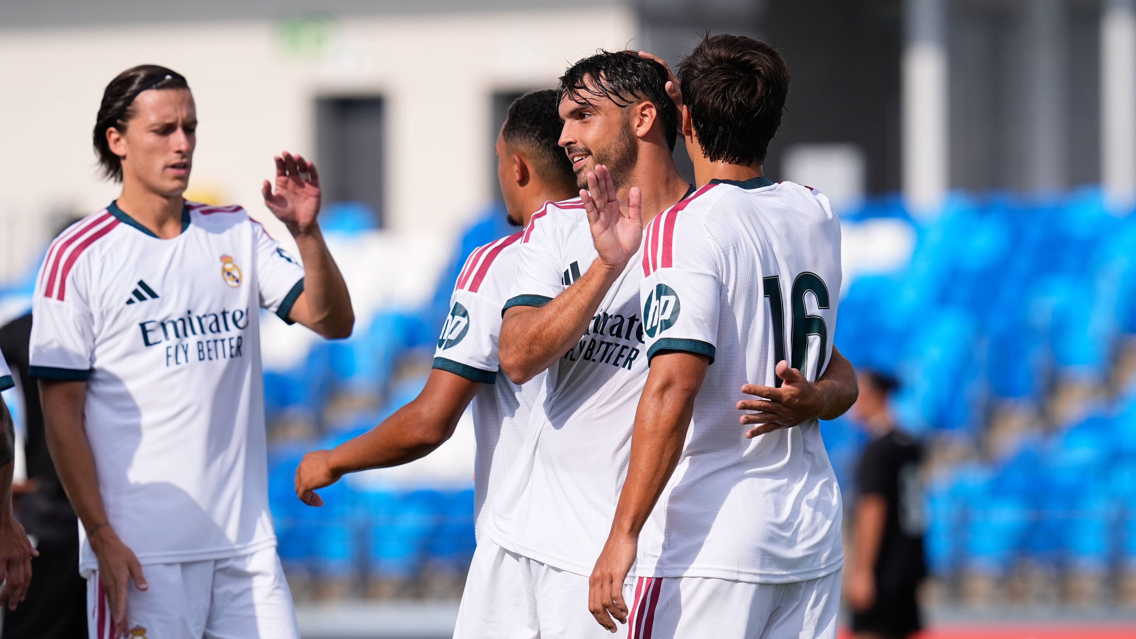 ريال مدريد يعلن رحيل نجمه إلى فولهام في البريميرليج