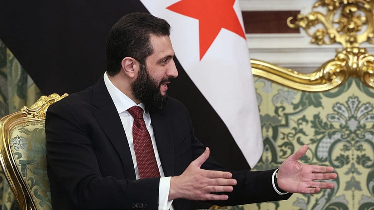 الشرع يؤيد مسعى الرئيس اللبناني لنزع سلاح حزب الله