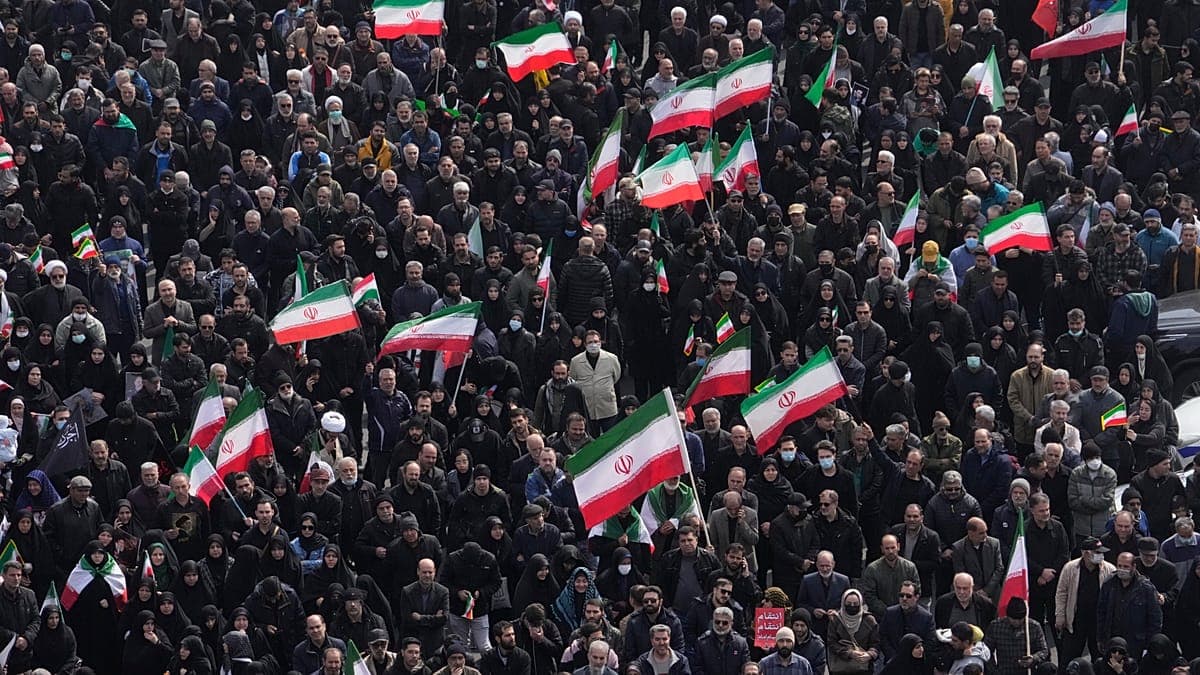 "تركيز على تقليص القدرات العسكرية".. شكوك في إسرائيل بشأن إمكانية إسقاط النظام الإيراني