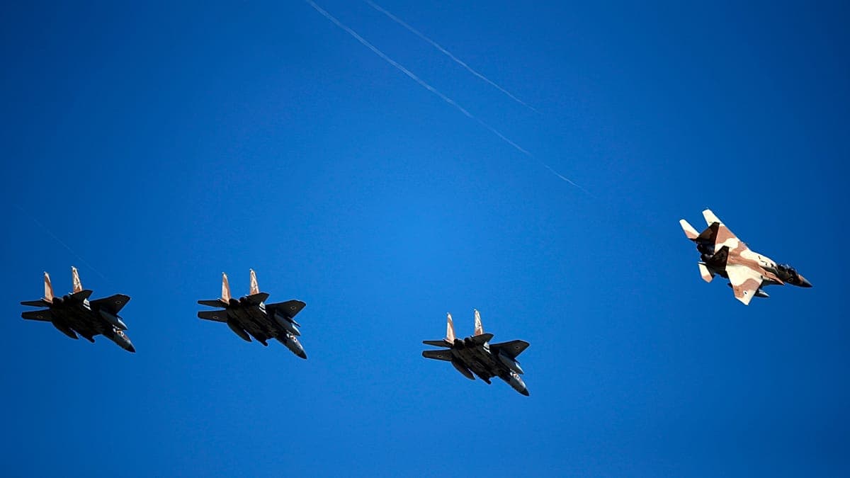 بعد إعلان إيران إصابة مقاتلة "إف-35".. تقرير إسرائيلي يتحدث عن "واقع" درع طهران الجوي