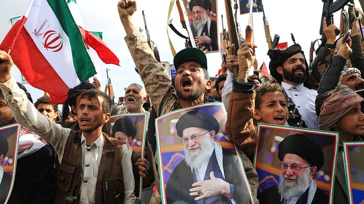 جبهة جديدة تلوح في الأفق: تهديد حوثي بدخول الحرب إلى جانب إيران