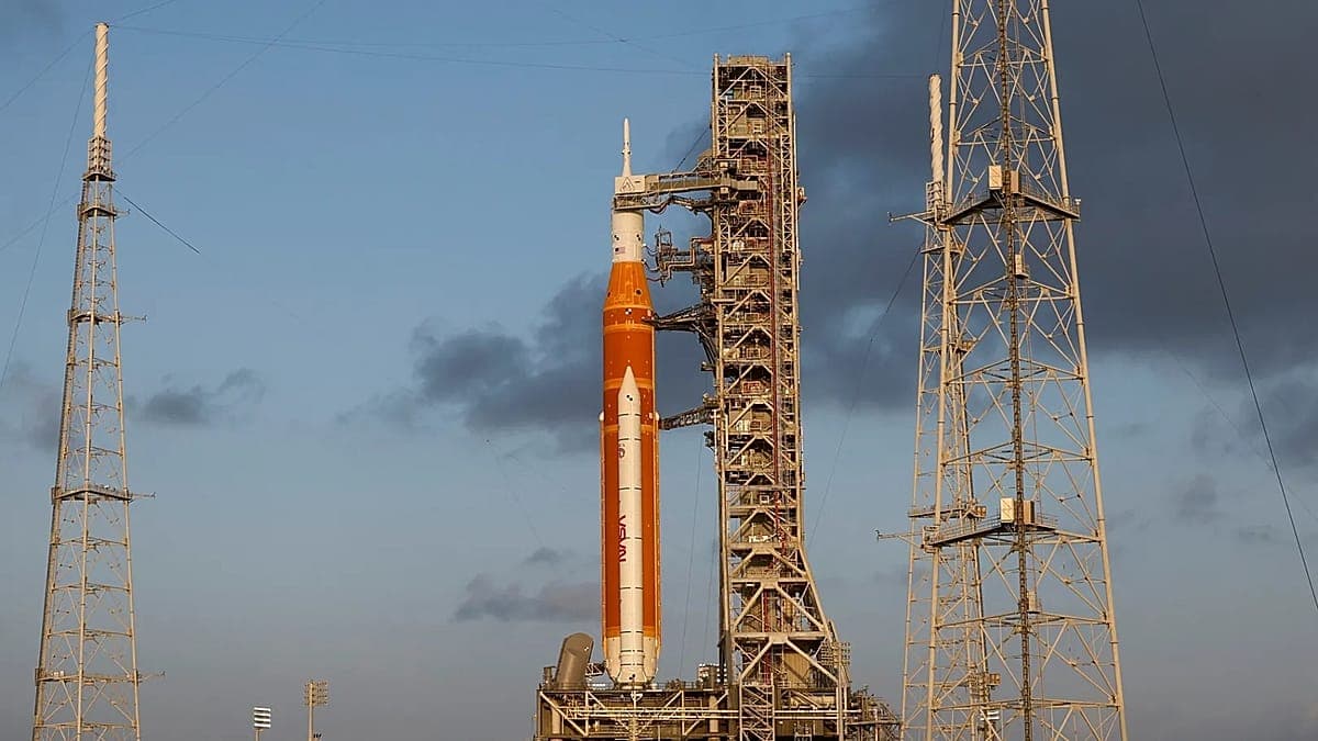 "أرتيميس 2" تستعد للإقلاع.. أول رحلة مأهولة إلى القمر منذ 53 عامًا