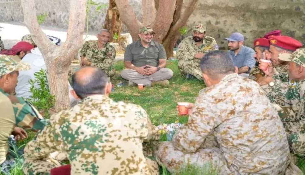 عاجل.. طارق صالح يطلق ”رسالة نارية” للحوثيين في العيد