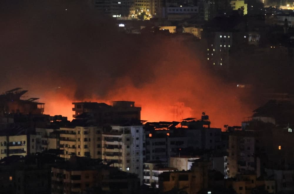 غارات إسرائيلية على جنوب لبنان تسفر عن مقتل شخص وإصابة 17 آخرين