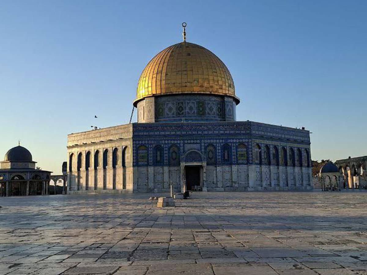 الاحتلال الإسرائيلي يغلق المسجد الأقصى لليوم الـ36، وسط احتجاجات عنيفة ودعوات لإنهاء الانتهاك الدولي