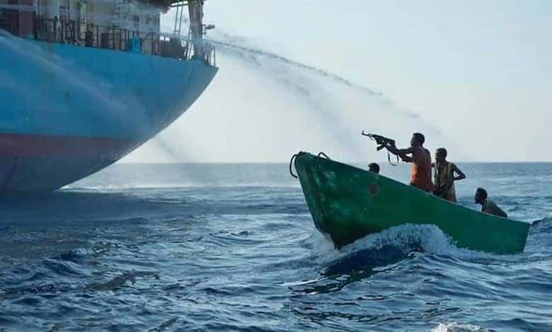 ما علاقة الحوثيين بخطف السفن قرب الصومال؟ تقرير يكشف خيوط جديدة