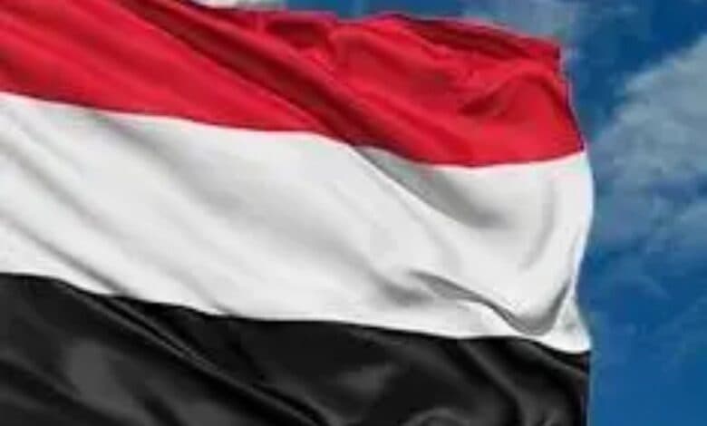 الحكومة اليمنية تتهم مليشيا الحوثي بتحويل البحر الأحمر إلى ساحة إرهاب وابتزاز دولي