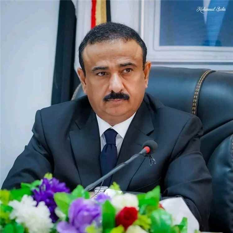 محافظ شبوة يوجه بتشكيل لجنة ميدانية للتحقيق في أزمة الوقود المفتعلة بمديرية ميفعة
