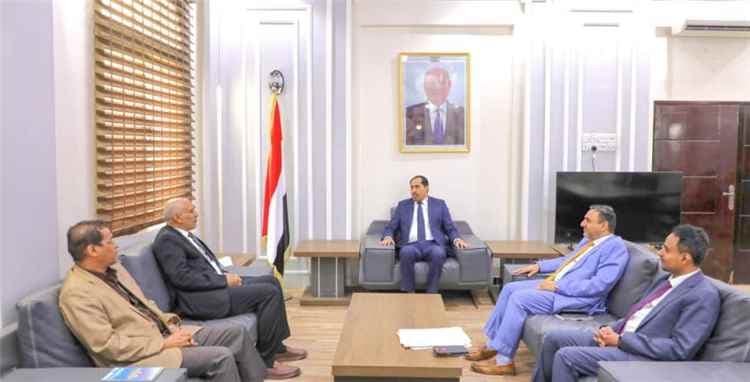 بكرى يبحث مع رئيس جامعة إقلم سبأ تعزيز التعاون الرياضي والتعليمي