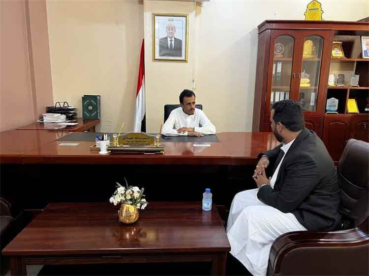 الجيلاني: دعم السلطة المحلية لتعزيز الخدمات في مديرية الريدة وقصيعر
