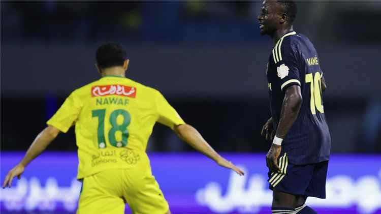 النصر يتعادل مع الخليج ويواصل الضغط على التقدم