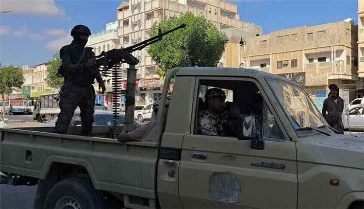 جبهات اليمن تشتعل.. القوات المسلحة تكسر هجمات حوثية في تعز ومأرب والصواريخ تطال مناطق مدنية
