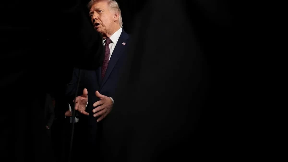 مهلة ترمب تنتهي عند منتصف الليل.. طهران تهدد بـ«تفخيخ» مضيق هرمز