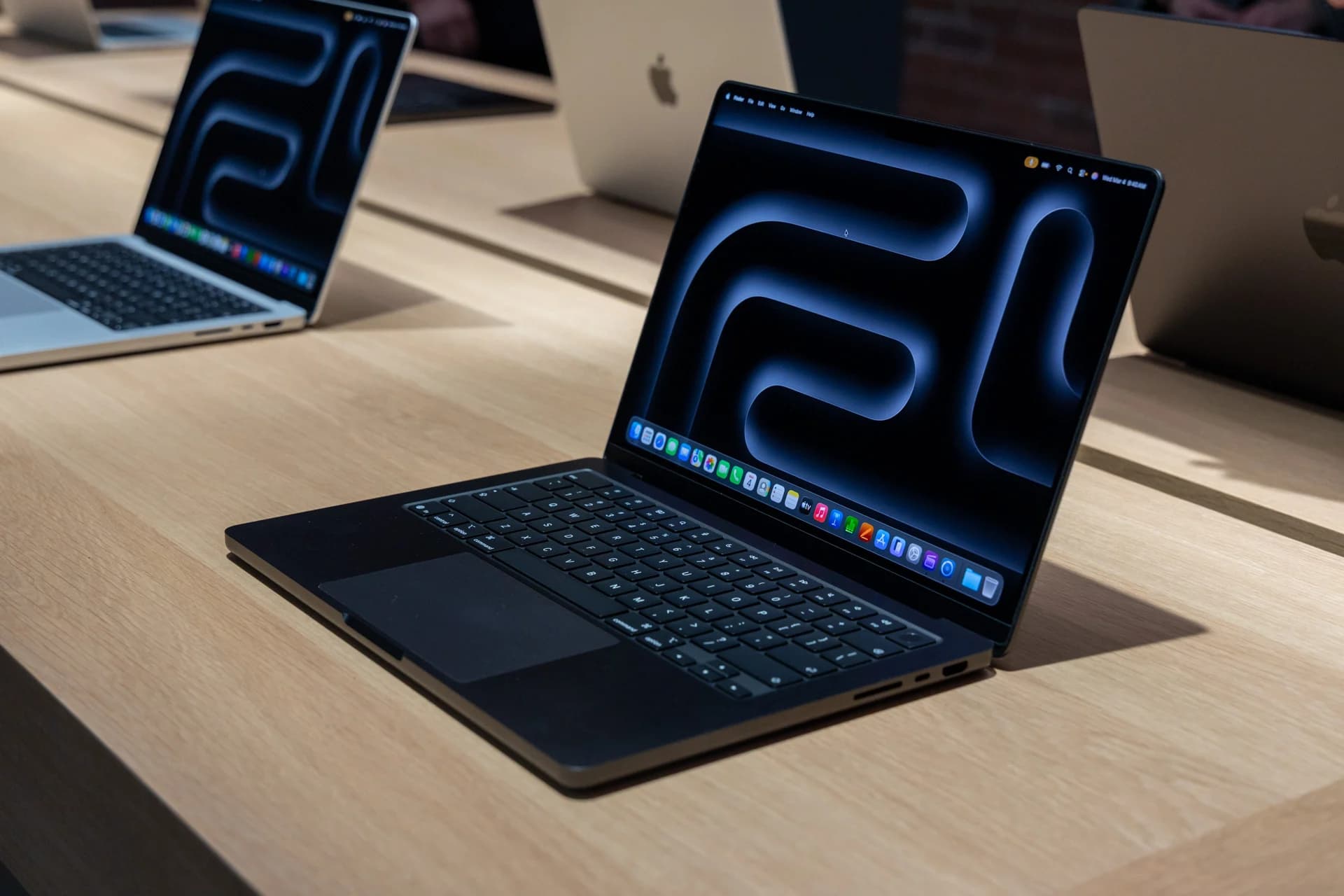آبل تلغي خيار 512 جيجابايت من MacBook Pro M5