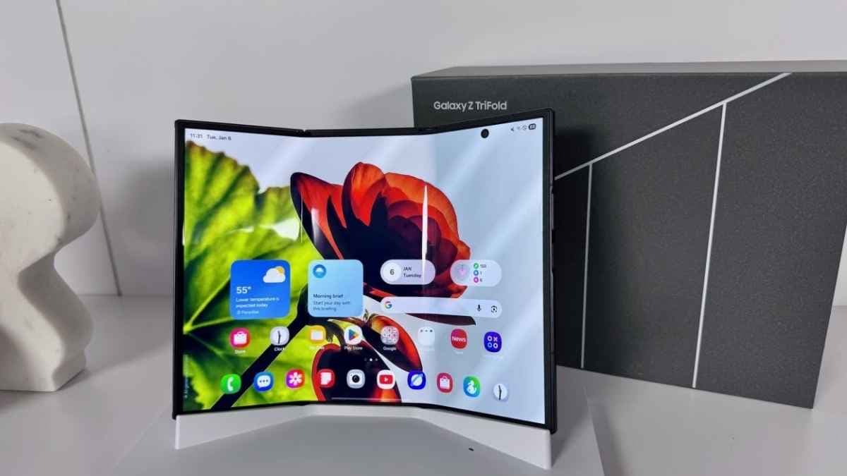 سامسونج تدرس تسريع إطلاق Galaxy Z TriFold 2 بعد إعلان iPhone Duo القابل للطي